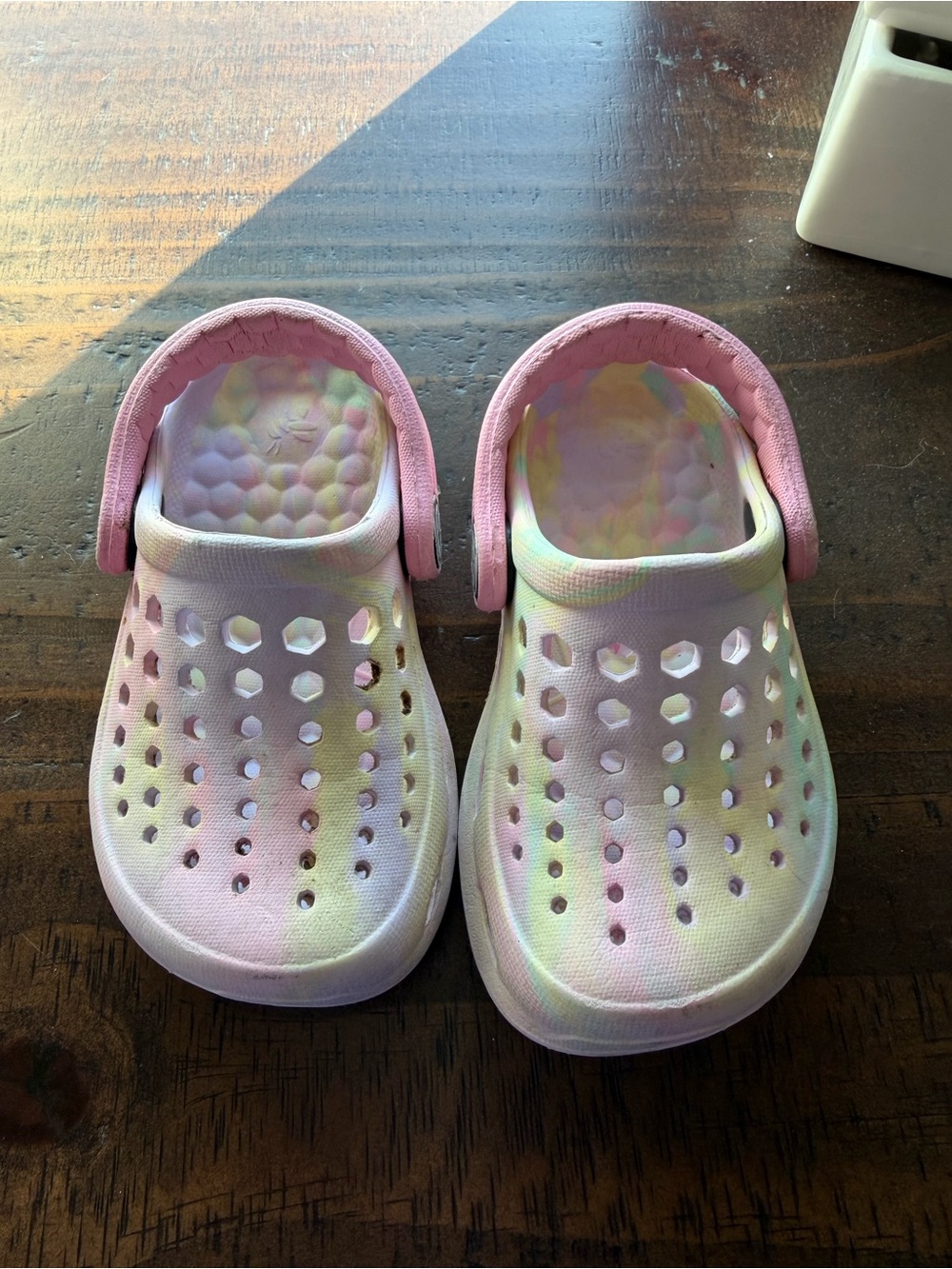 Kids Casual Tie-Dye Slip-On Clogs in Pastel Pink